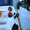 Wat kost 100 km rijden met een elektrische auto als je thuis laadt voor €0,30 per kWh