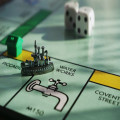 Hoe werkt het casinospel Monopoly Live?