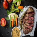 Waarom stoppen sommige mensen vlees in water voor het koken?