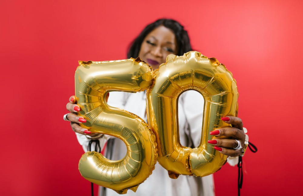 Buurvrouw bijna 50? Huur met de buurt een opblaas Abraham!